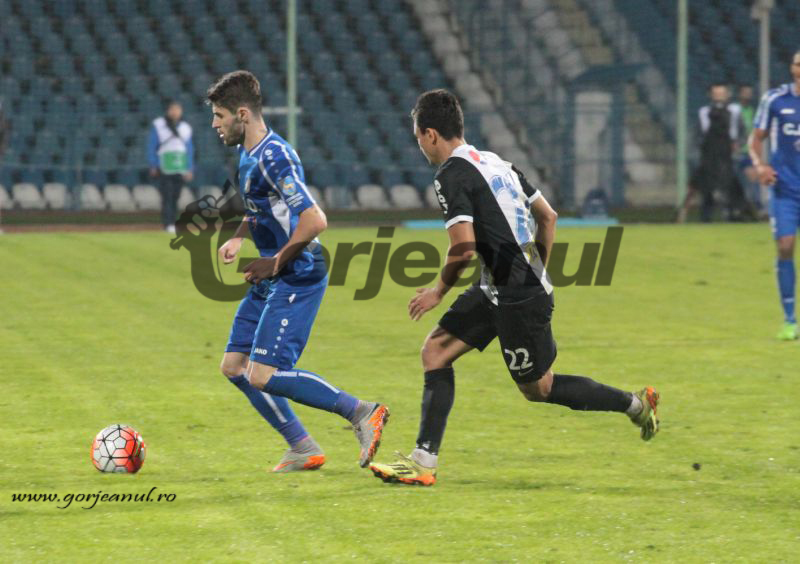 Atac la fotoliul de lider