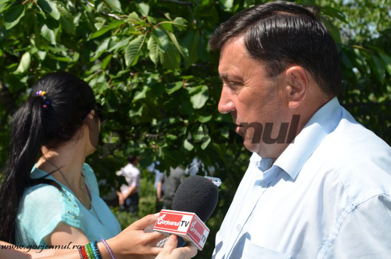 Primarul Gogălniceanu: “Firma care face canalizarea în Turcineşti, pusă la plata unei chirii exagerate de către Consiliul Local”