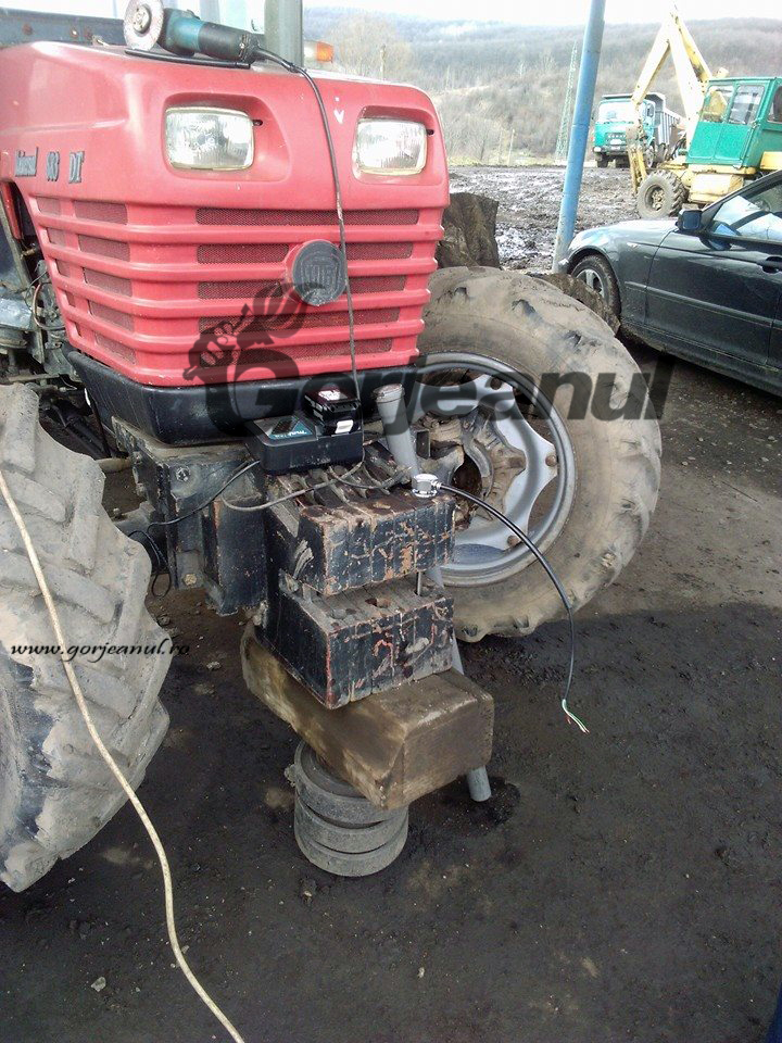 Tractoarele pe butuci ale CEO, dotate cu dispozitive GPS de monitorizare a consumului de combustibil