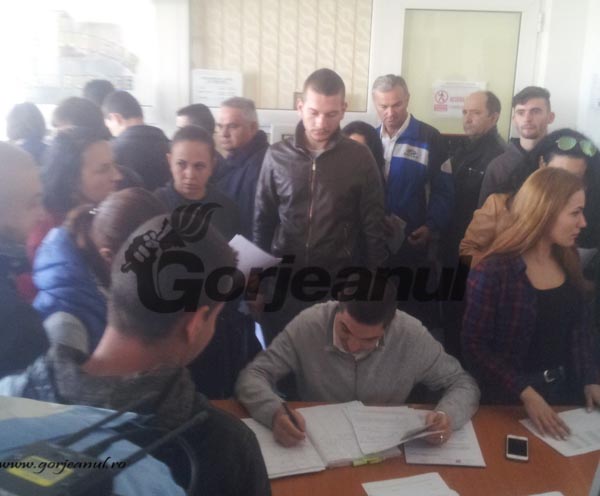 Bătaie pe locurile de muncă de la Poliție