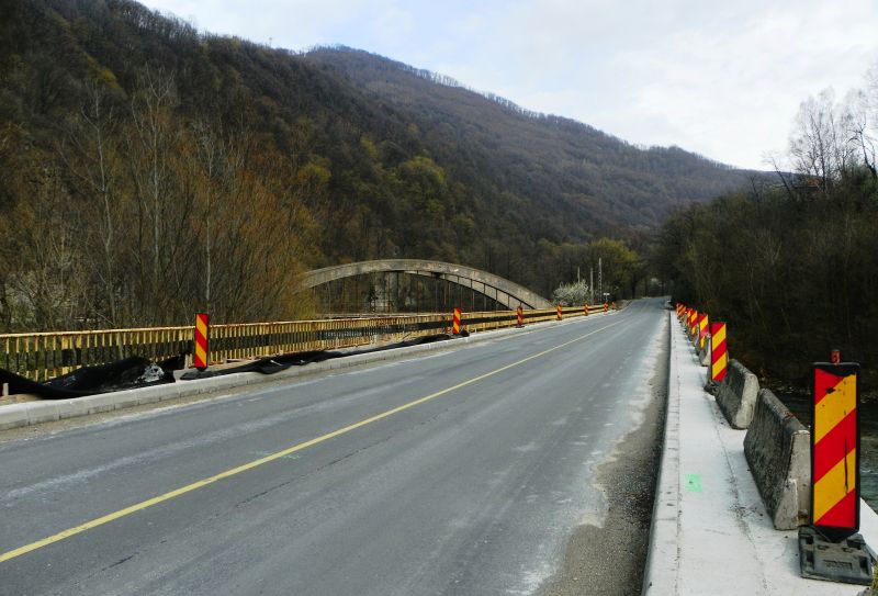 Cugetări de primăvară – „Arsul la buzunar” – atitudine sau necesitate ?