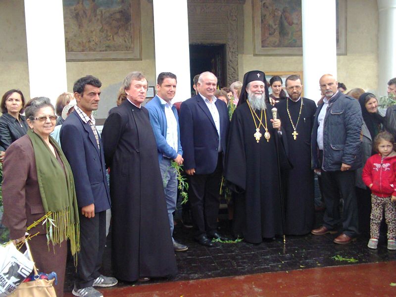 Sărbătoare Arhierească la Biserica «Sfinții Voievozi Mihail și Gavriil» din Târgu-Jiu, în Ziua de Florii