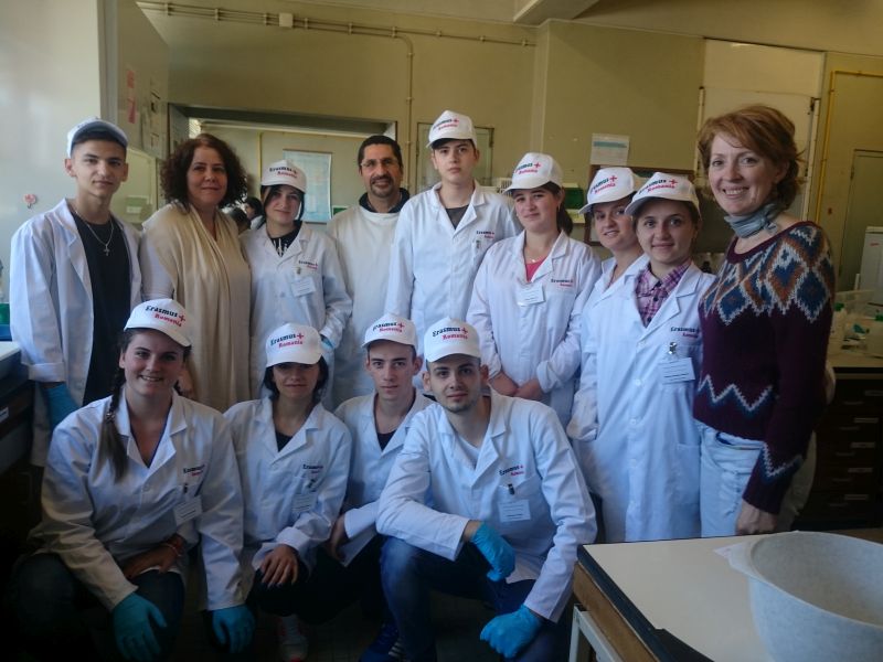 Elevii din Mătăsari testează calitatea apei din Portugalia