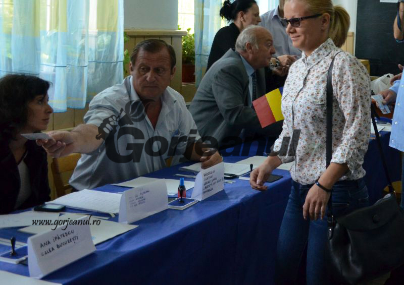 Au fost extraşi preşedinţii şi locţiitorii secţiilor de votare din judeţ