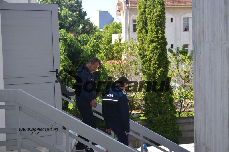 Contrabandist din Mehedinți, în cătușe la Tribunalul Gorj