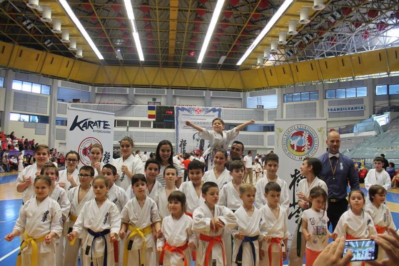 Karatiștii gorjeni, medaliați la Campionatul Național de Kata și Kumite