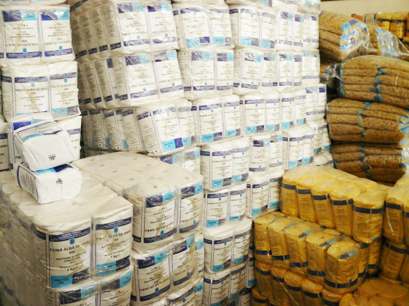 Primăriile din Gorj încep distribuirea ajutoarelor alimentare
