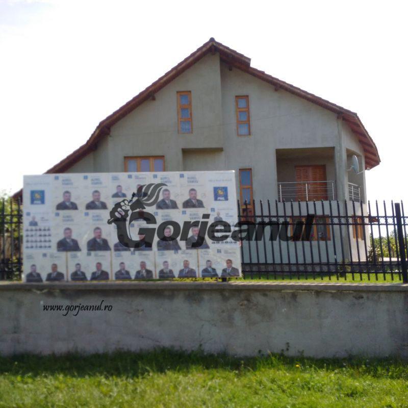 Bugetul Crasnei, fărâmițat pentru interesele primarului! Firmele de casă i-au ridicat, în schimbul banilor primiți, vilă de baștan lui Vamvu