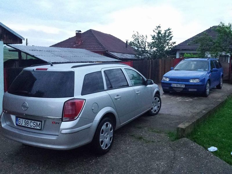 Liberali din Fărcășești, percheziționați de poliție pentru manifeste anti PSD