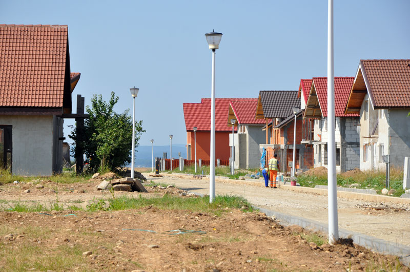 CEO negociază pentru realizarea celui de-al doilea cartier de strămutați la Târgu-Jiu