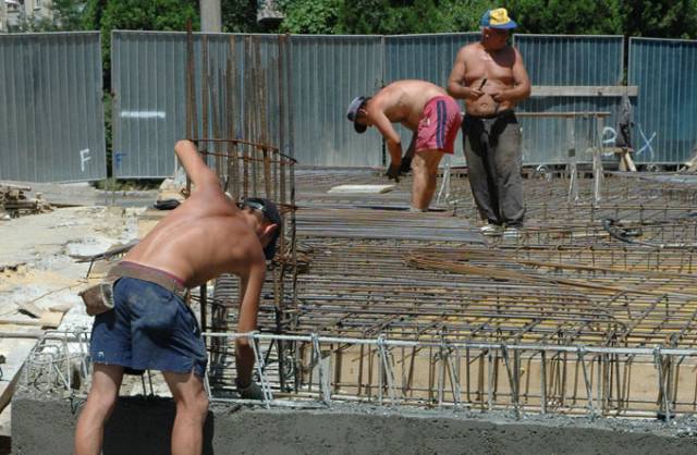 Amenzi pentru angajatorii care nu respectă măsurile anti-caniculă