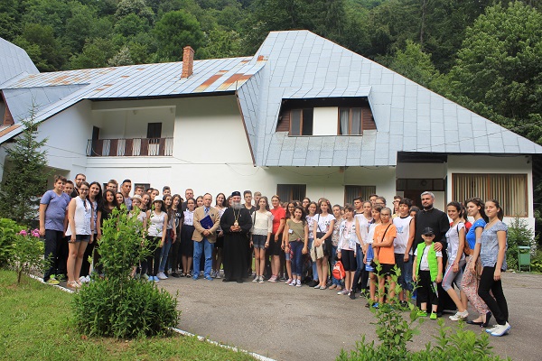 100 de copii din străinătate, în tabără la Tismana