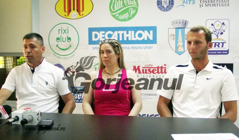 “Festival de tenis” la Tg-Jiu! Organizatorii, lăudaţi: “Este minunat cât de mult promovează acest sport”