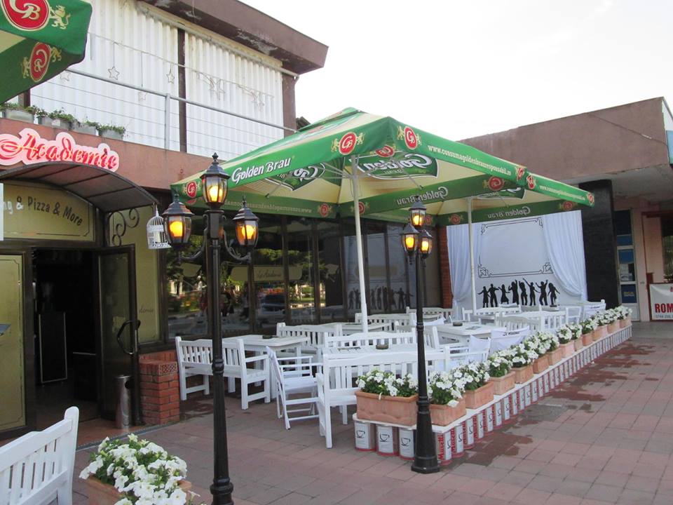 Bătaie ”La Academie”, încheiată cu rețineri