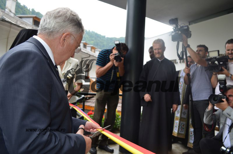 Inaugurare BNR în peșteră: Muzeul Aurului de la Tismana, unic în Europa