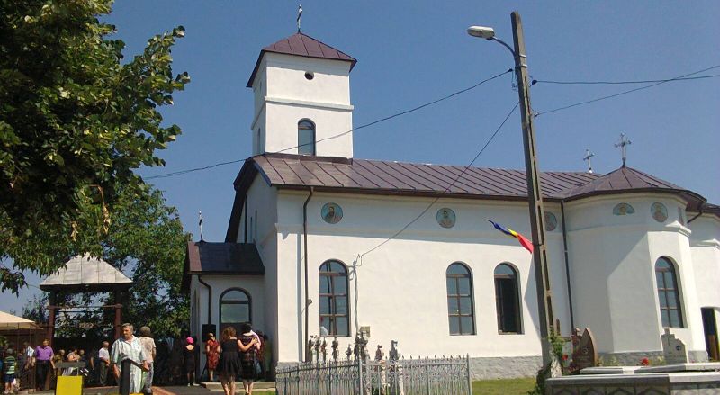 Sărbătoare Arhierească la resfințirea Bisericii din Parohia Preajba, Protopopiatul Tg. Jiu-Nord