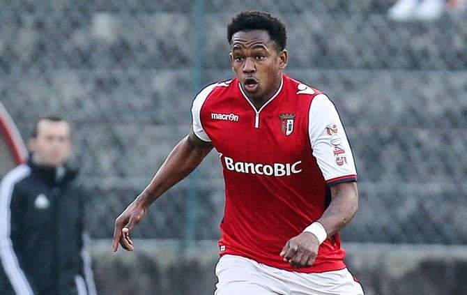 Rambe, rezolvat! Mulţescu aşteaptă un mijlocaş