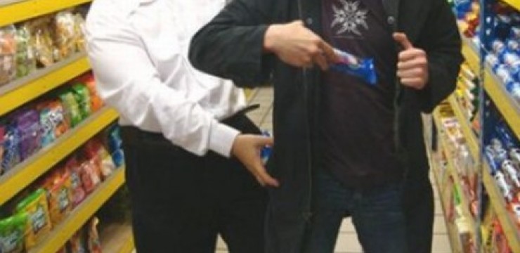 Furt la Profi: Hoțul, filmat de camerele de supraveghere