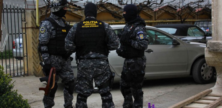 Percheziții la Săulești și Târgu-Jiu