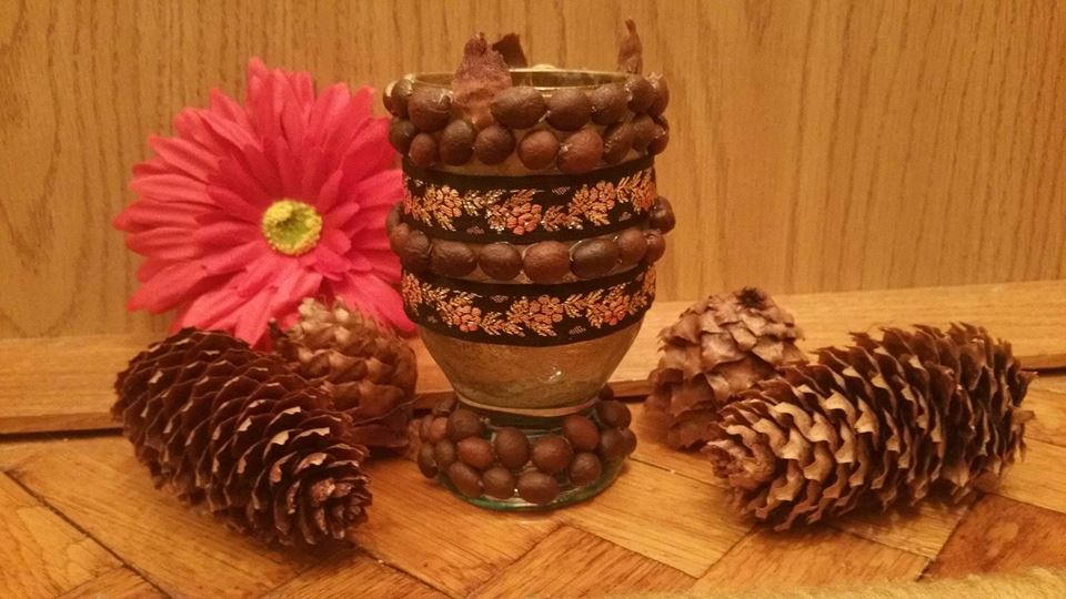 Purtătorul de cuvânt al DSP Gorj creează sticle decorative