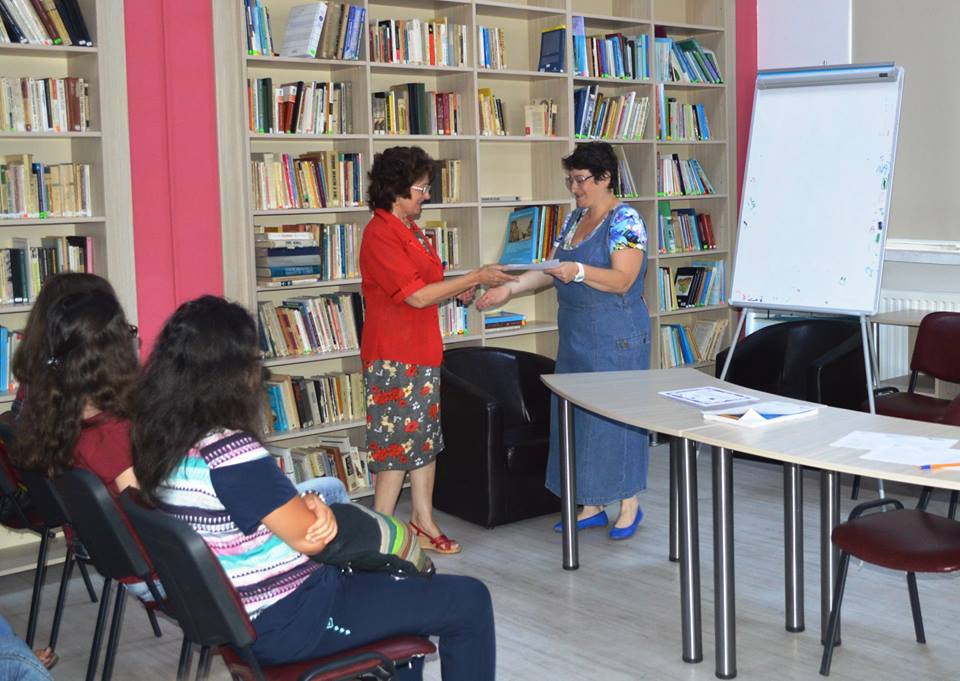”Școala bunicilor” și-a premiat cursanții