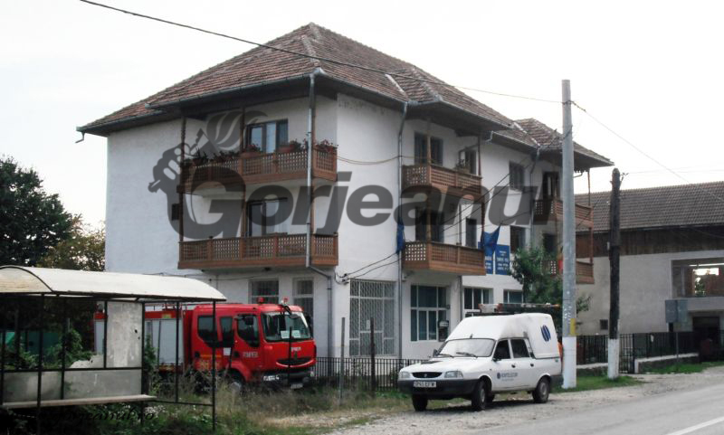 Val de angajări la Primăria Peştişani