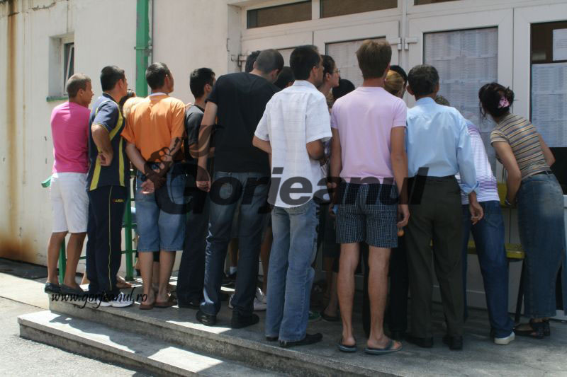 Peste 200 de contestații la BAC