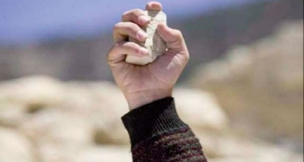 brasov-la-un-pas-de-moarte-dupa-ce-a-fost-lovit-cu-pietre-in-cap-0