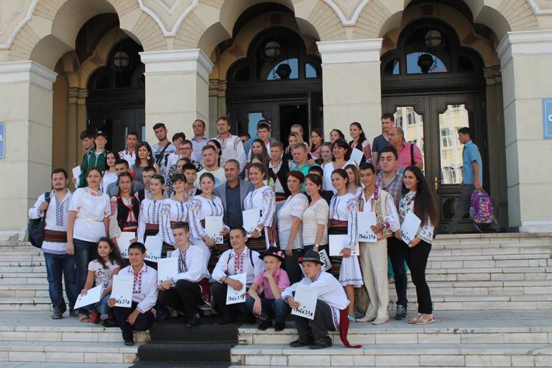 CJ Gorj i-a recompensat cu diplome pe tinerii participanți la Tabăra internațională de la Tismana