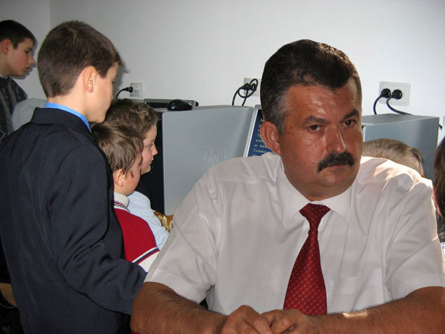 Educaţia…şi Lecţia de viaţă/Interviu cu domnul Inspector școlar general, prof. Ioan Ișfan, IȘJ GORJ/“Am încredere în școala românească, pentru că m-am format ca om sub îndrumarea acestui învățământ care «produce» și oameni excepționali”