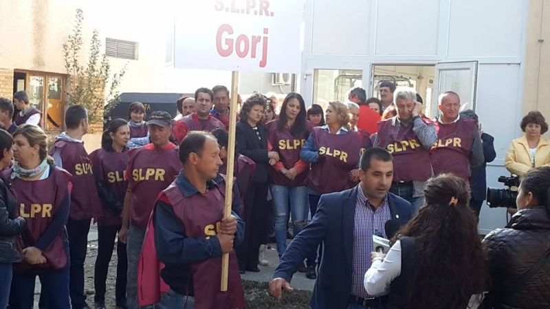 Zeci de poștași au întrerupt activitatea din cauza salariilor mizere