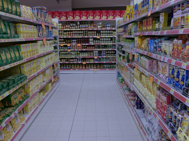 Amenzi pentru etichetare şi păstrare incorectă a produselor alimentare