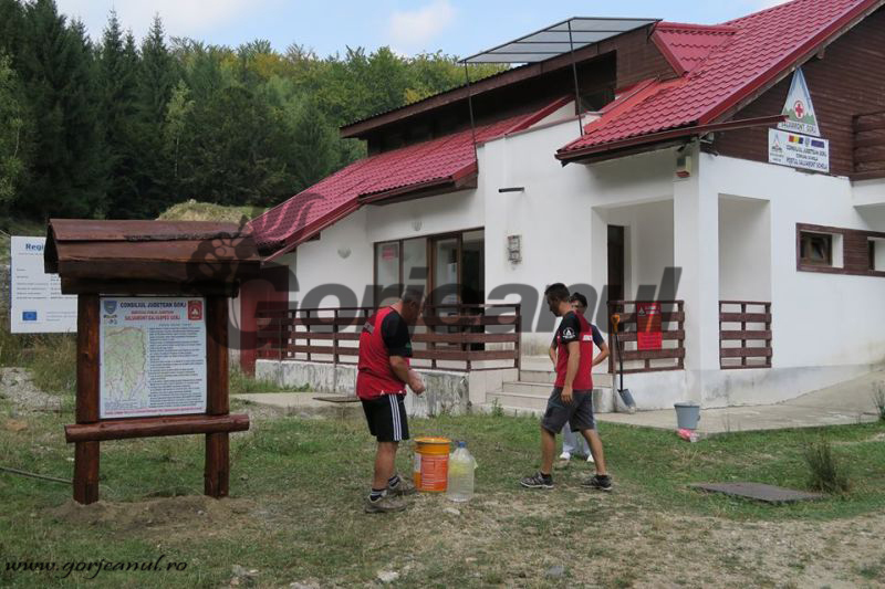 Potenţialul turistic al Gorjului, pus în valoare de salvamontişti