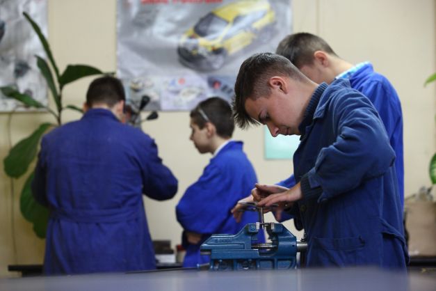 454 de elevi noi în școlile profesionale din Gorj