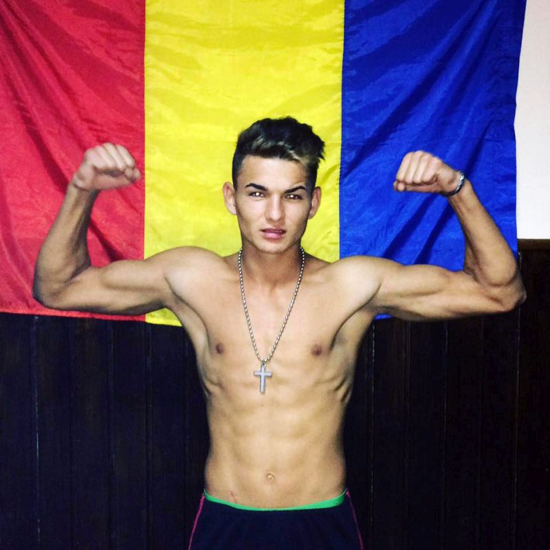 Un elev de la LPS va reprezenta Gorjul la competiția de kickboxing de la Târgu-Mureș