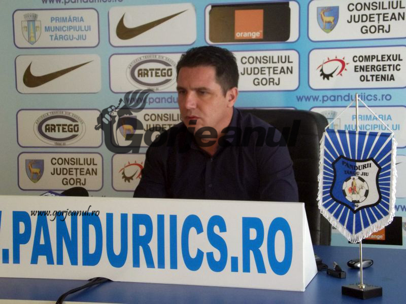 Acţionarii de la Pandurii nu au un plan!