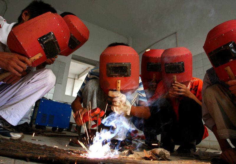 Proiect legislativ pentru dezvoltarea învățământului profesional-dual, în dezbatere publică