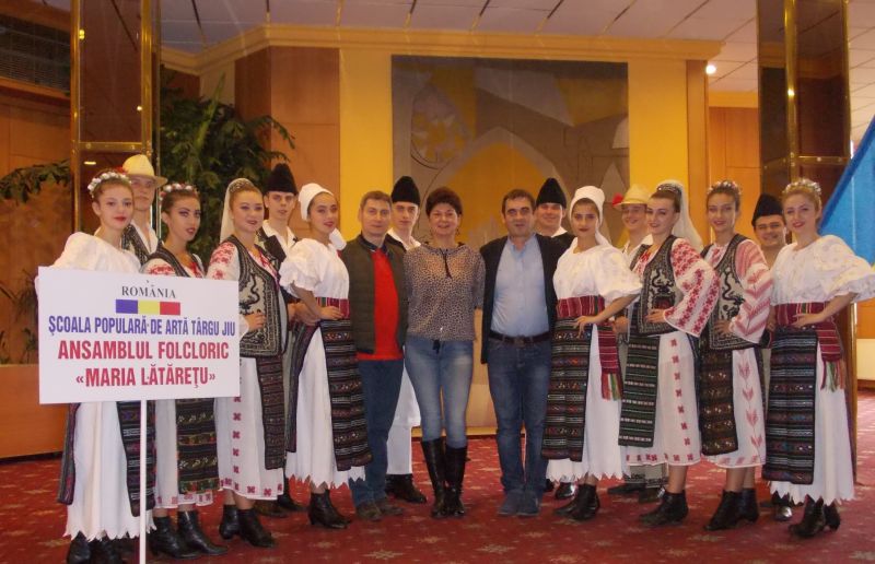 Ansamblul ”Maria Lătărețu” și formația de dansuri ”Juniorii Doinei Gorjului”, la Festivalul Internațional de Folclor din Cehia