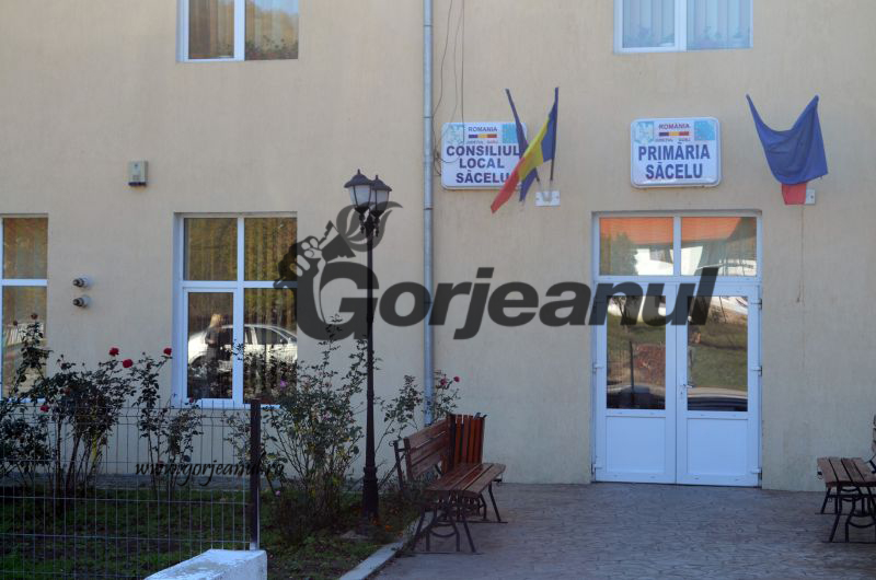 În contul prejudiciului de 500.000 de lei / Clădirile publice gajate de inculpații din „Lotul Săcelu”, executate silit