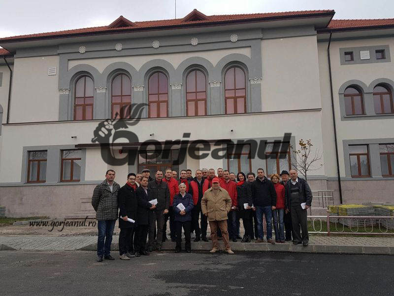 Echipa tânără a PSD Gorj, la întâlnire cu electoratul din Bumbești-Jiu