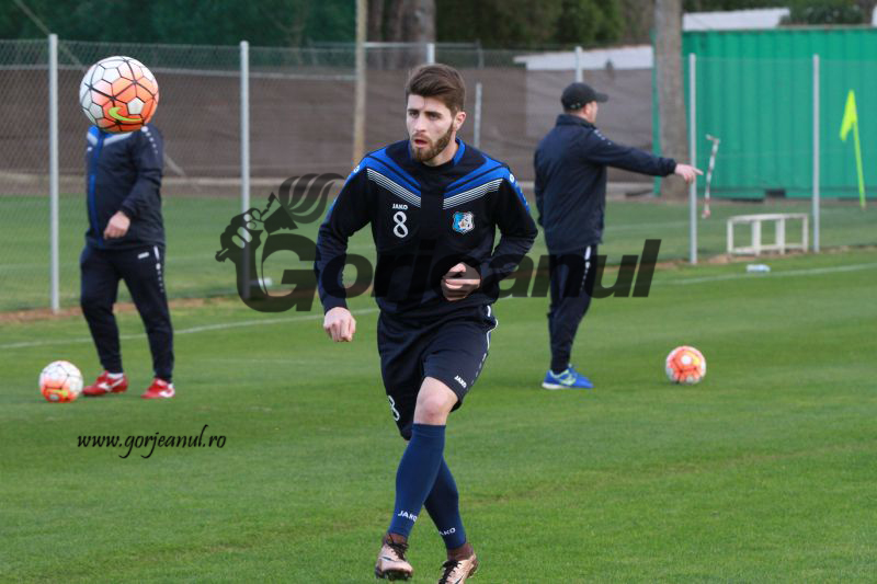 Răduţ îl atacă pe Răducan: “Nu are coloana vertebrală”