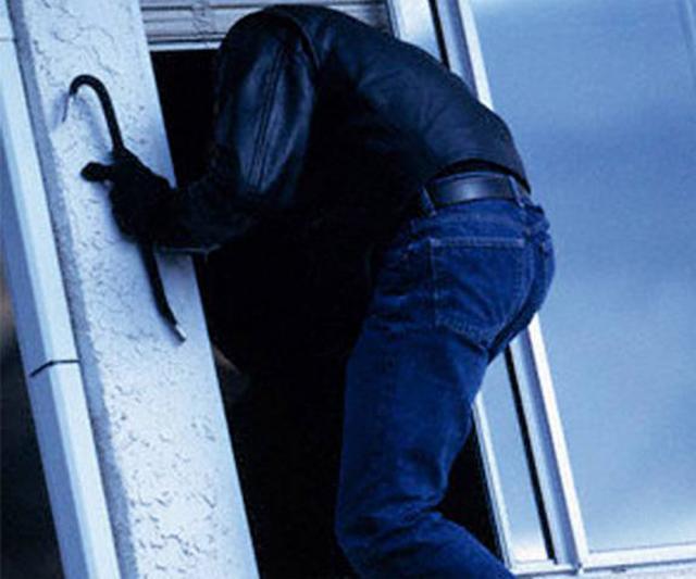 Furt în cancelaria unei școli din Tismana