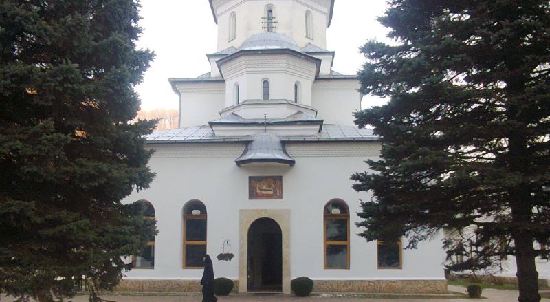 Sărbătoare Arhierească în lavra Sfântului Nicodim cel Sfințit de la Tismana, județul Gorj