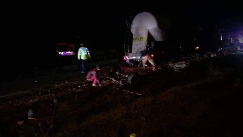 A intrat cu mașina în gard