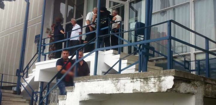 Condamnat la închisoare pentru că a lovit un polițist