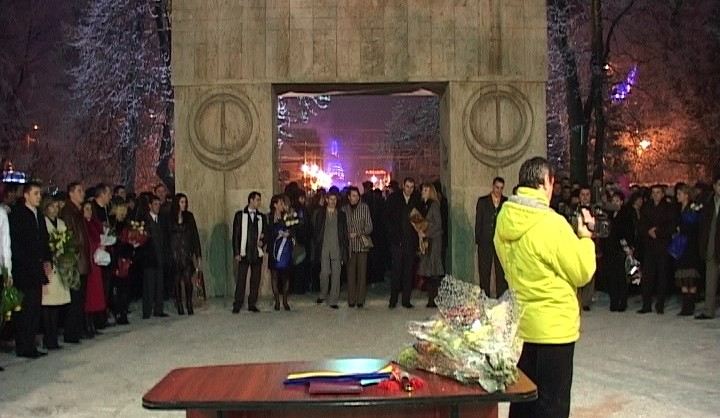 casatorii_poarta_sarutului