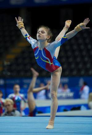 Gorjeanca Denisa Golgotă s-a calificat în finalele de la sol, bârnă, sărituri și individual-compus