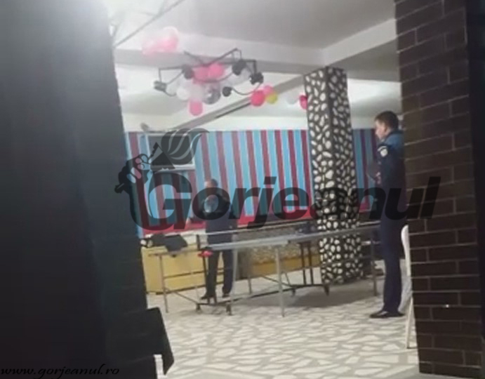 Atenționare pentru polițiștii filmaţi în timp ce jucau ping-pong