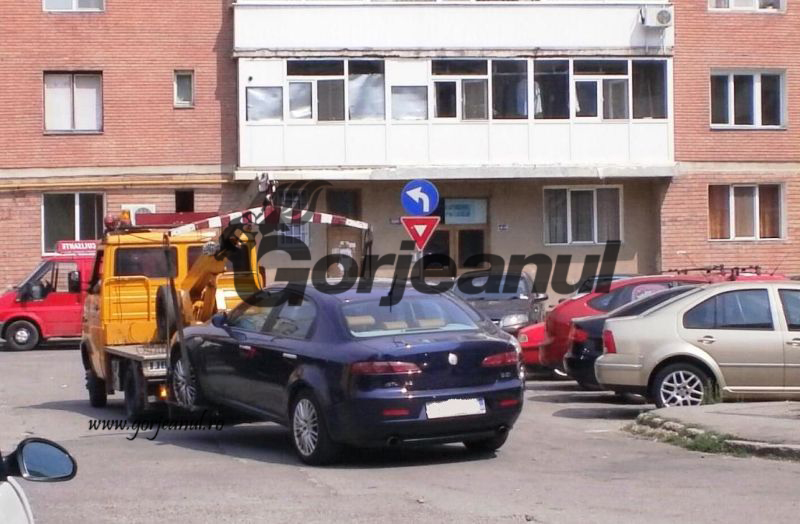 Maşinile parcate neregulamentar în Târgu-Jiu vor fi din nou ridicate