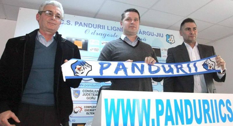 Stoican nu vrea “plângăcioşi” în lot